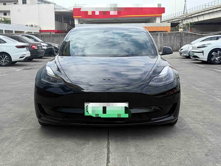 Фото 8 - Tesla Model 3