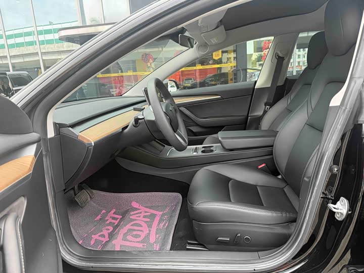 Фото 9 - Tesla Model 3