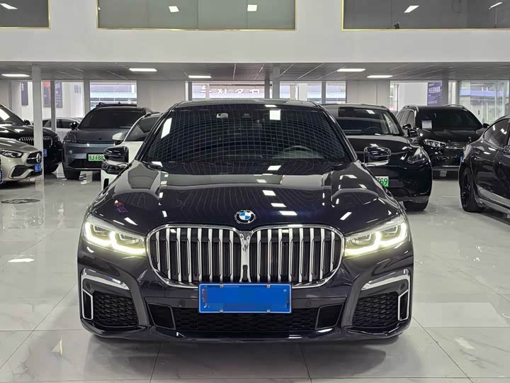 Фото 2 - BMW 7 Series