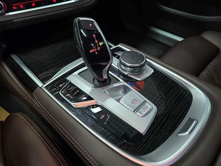 Фото 7 - BMW 7 Series