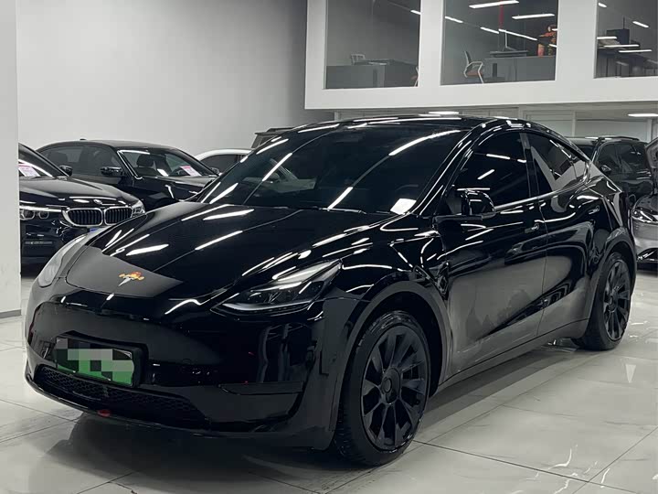 Фото 1 - Tesla Model Y