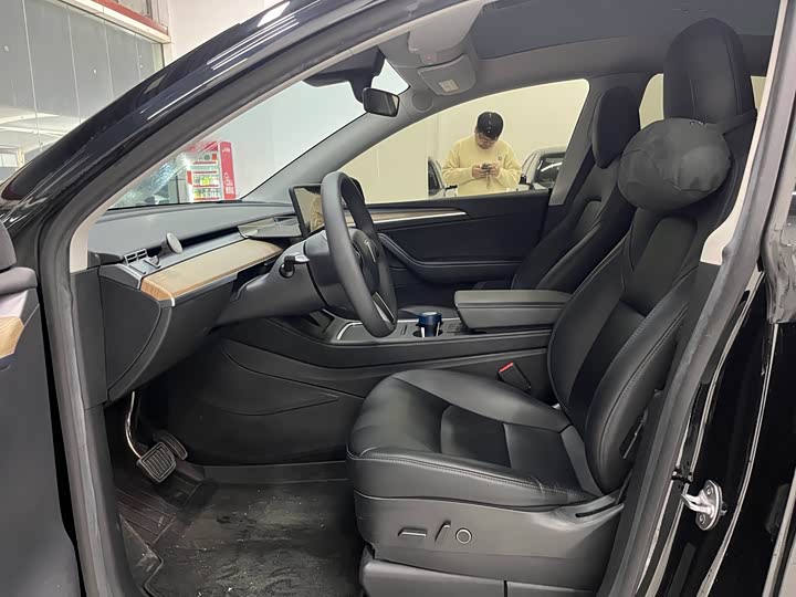 Фото 4 - Tesla Model Y