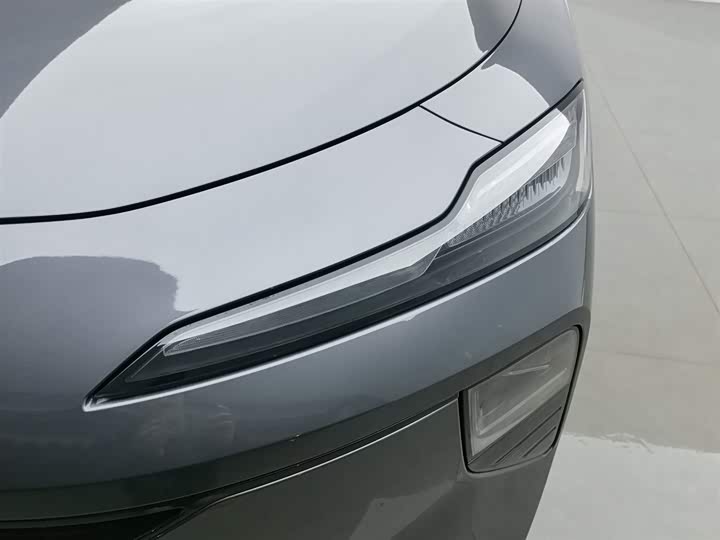 Фото 7 - Roewe D6