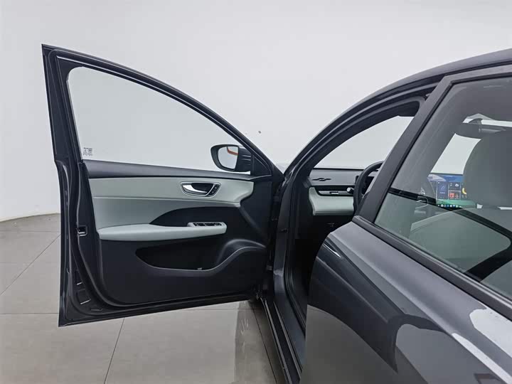 Фото 8 - Roewe D6