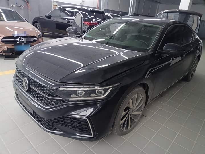 Фото 1 - Volkswagen Passat