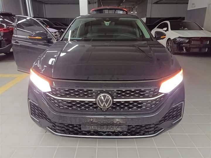 Фото 3 - Volkswagen Passat