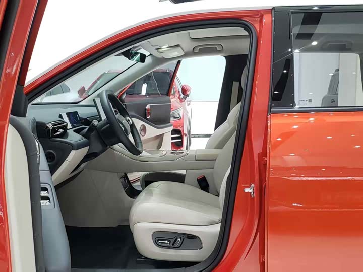 Фото 4 - GAC Aion V