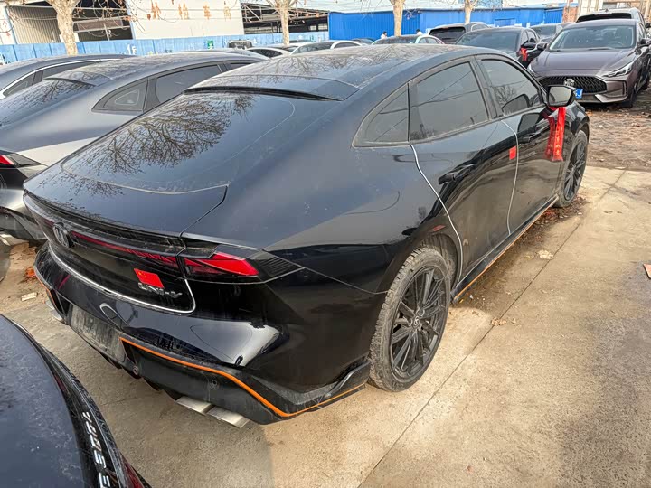 Фото 4 - Changan UNI-V