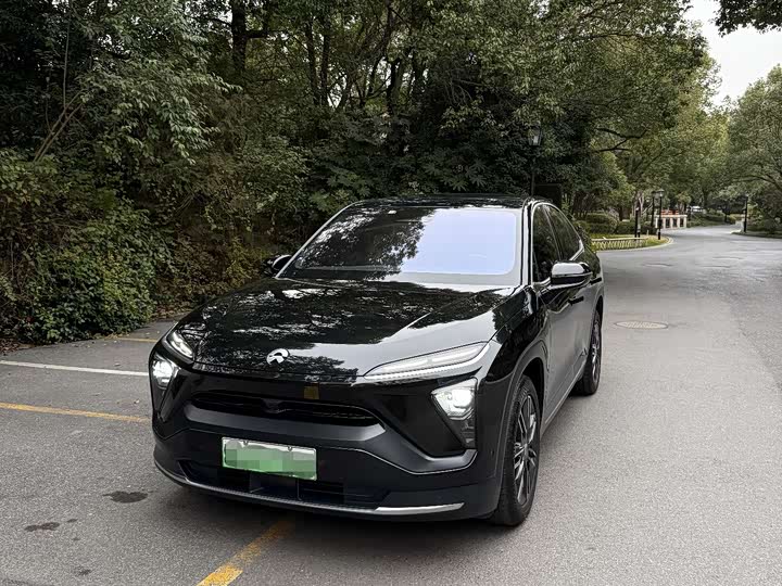 Фото 1 - Nio EC6