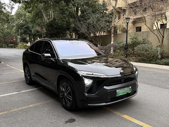 Фото 2 - Nio EC6