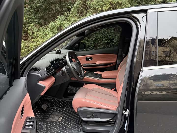 Фото 3 - Nio EC6