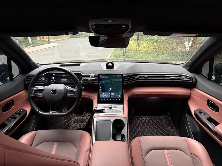 Фото 7 - Nio EC6