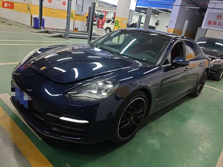 Фото 1 - Porsche Panamera