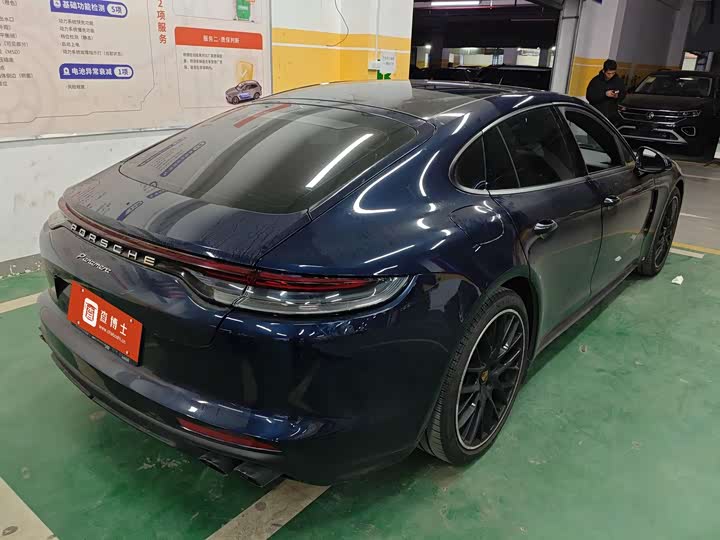 Фото 4 - Porsche Panamera