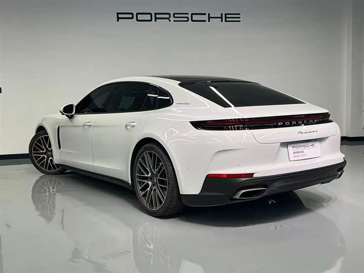 Фото 5 - Porsche Panamera