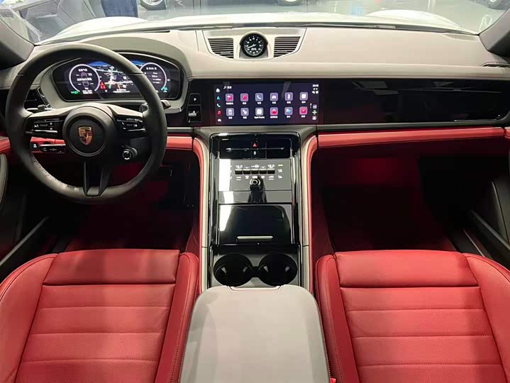 Фото 9 - Porsche Panamera