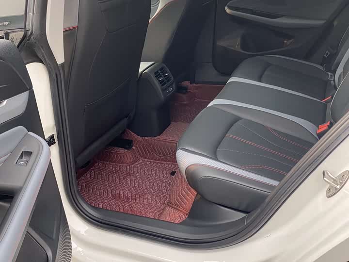 Фото 9 - Volkswagen Lamando L