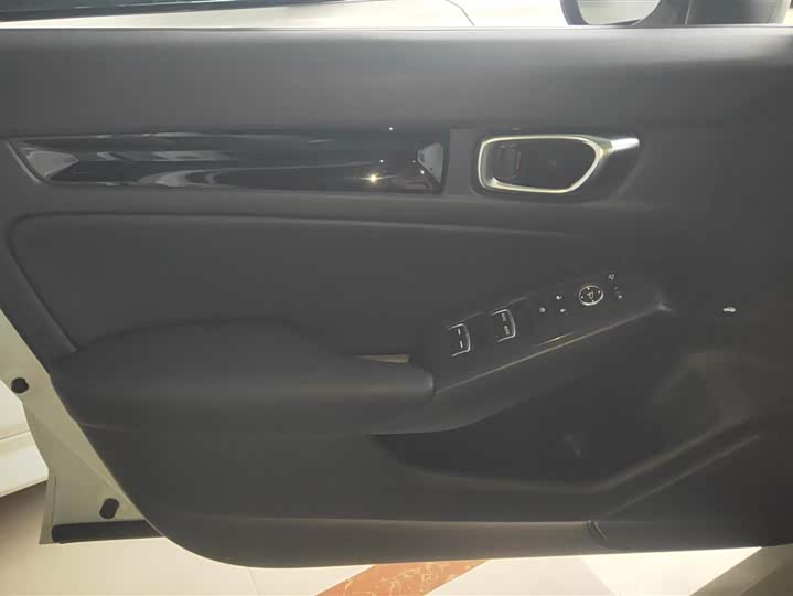 Фото 7 - Honda Civic