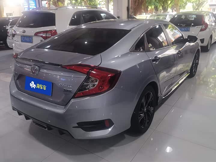 Фото 3 - Honda Civic