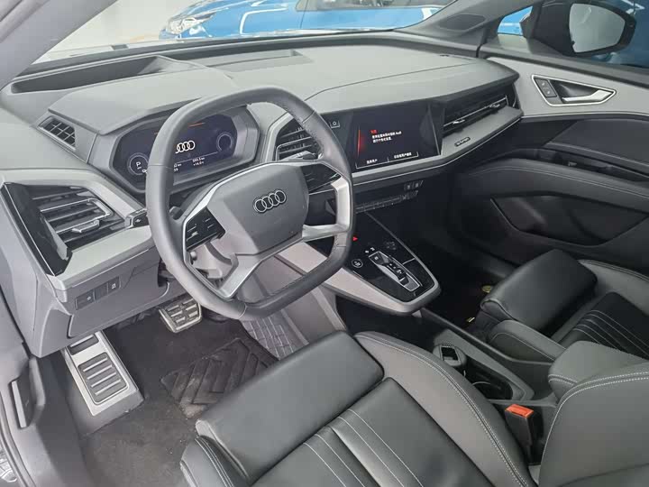 Фото 5 - Audi Q5 e-tron
