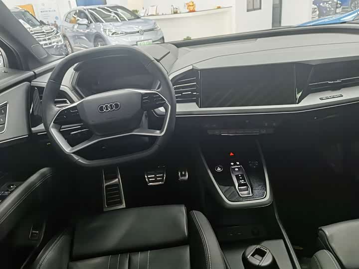 Фото 7 - Audi Q5 e-tron