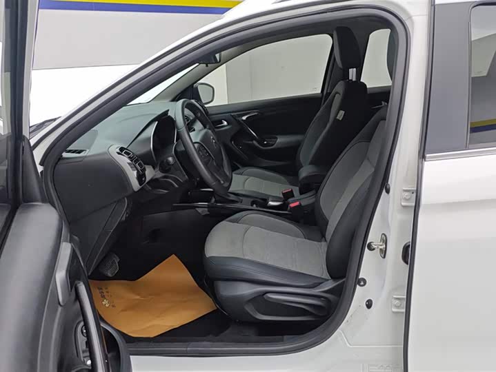 Фото 9 - Citroen C3-XR