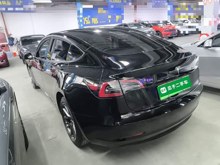 Фото 5 - Tesla Model 3