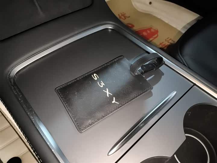 Фото 9 - Tesla Model 3