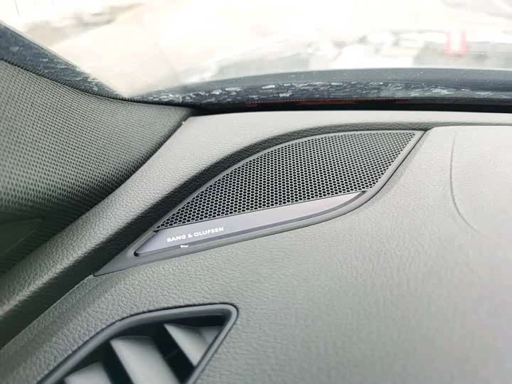 Фото 4 - Audi A4L