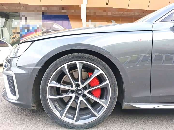 Фото 8 - Audi A4L