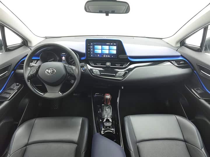 Фото 5 - Toyota C-HR