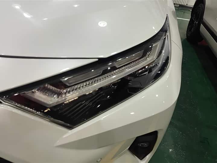 Фото 5 - Toyota RAV4