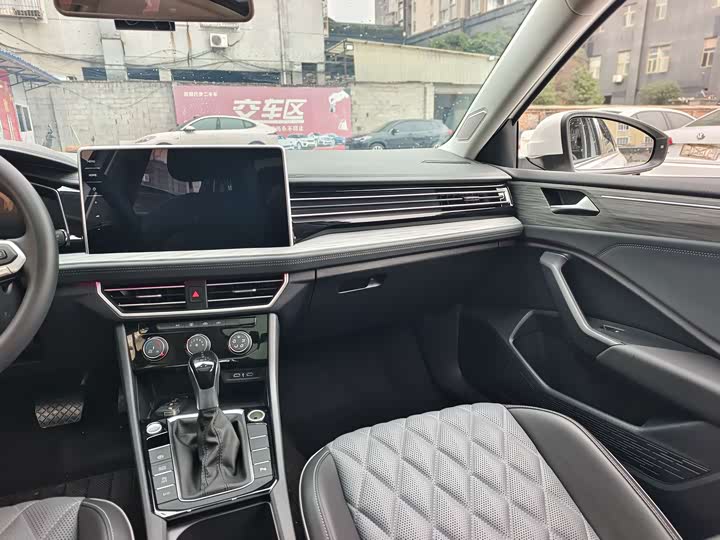 Фото 7 - Volkswagen Sagitar L