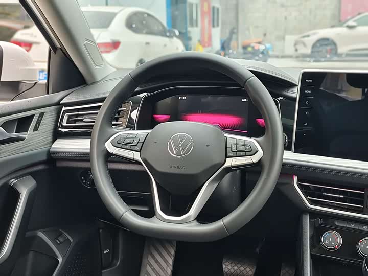 Фото 9 - Volkswagen Sagitar L