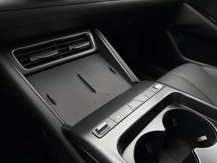 Фото 6 - BYD Qin L