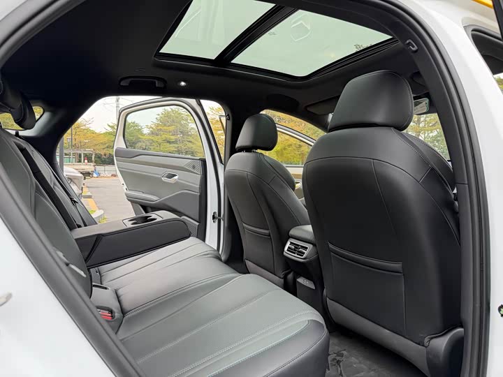 Фото 9 - BYD Qin L