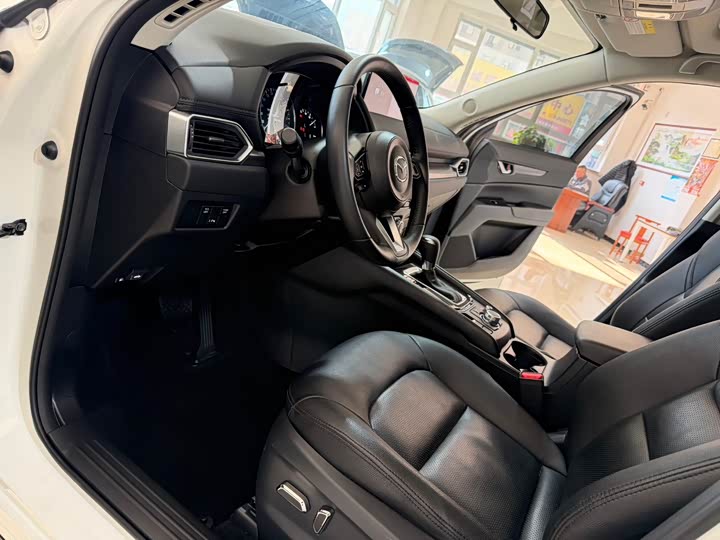 Фото 8 - Mazda CX-5