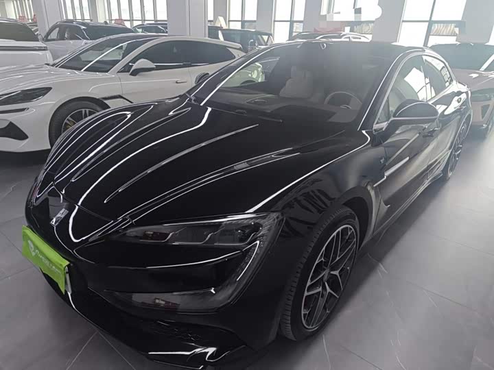 Фото 1 - BYD Yangwang U7