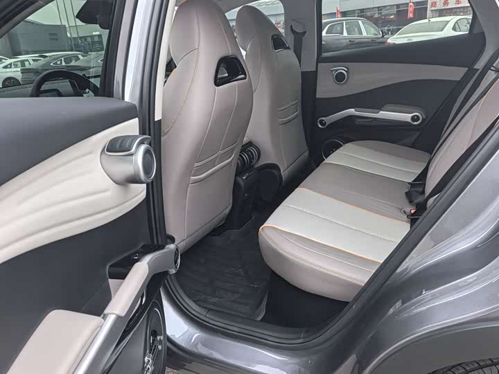 Фото 9 - BYD Yuan Plus