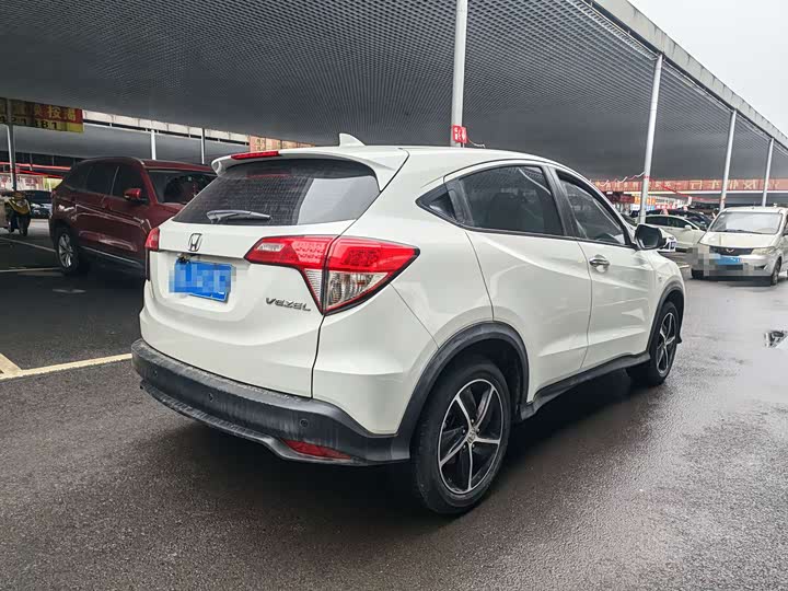 Фото 4 - Honda Vezel