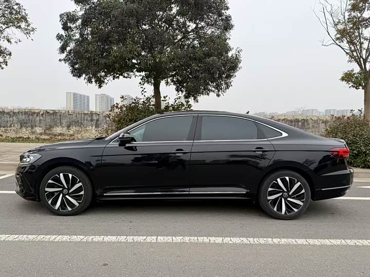 Фото 3 - Volkswagen Passat