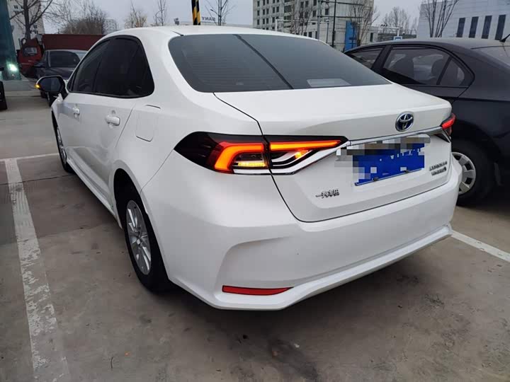 Фото 5 - Toyota Corolla