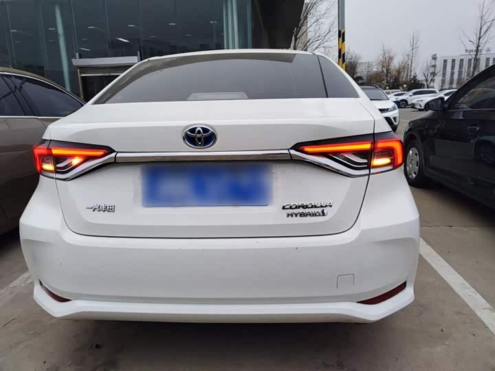 Фото 6 - Toyota Corolla