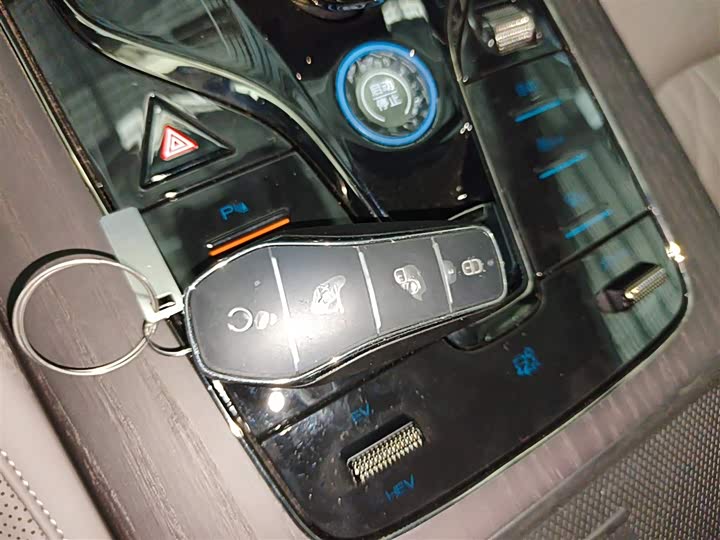 Фото 9 - BYD Han