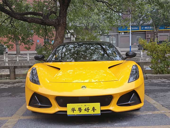 Фото 2 - Lotus Emira