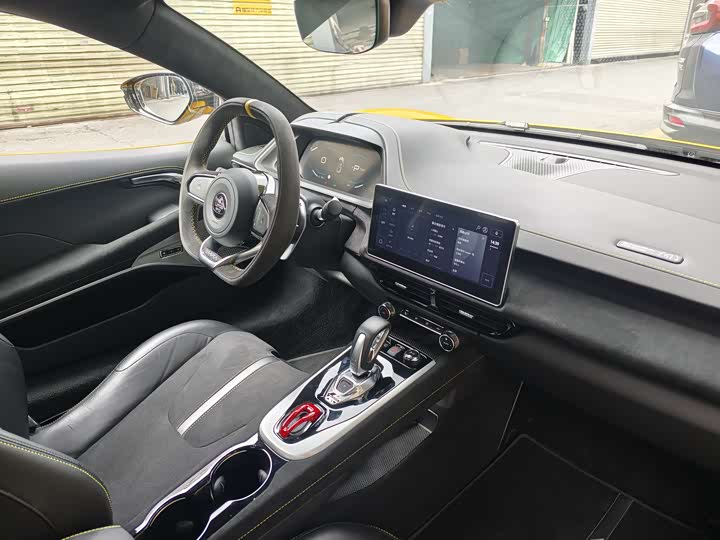 Фото 8 - Lotus Emira