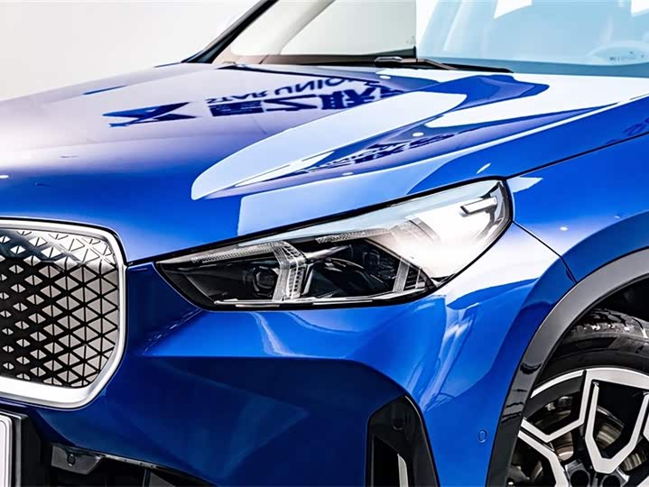 Фото 4 - BMW iX1