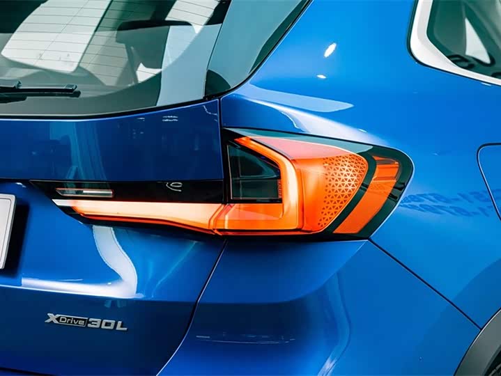 Фото 9 - BMW iX1