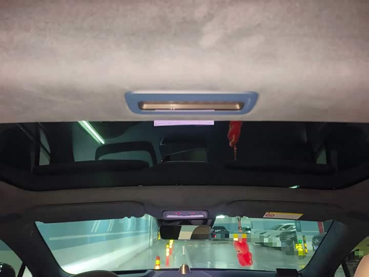 Фото 9 - Zeekr 007