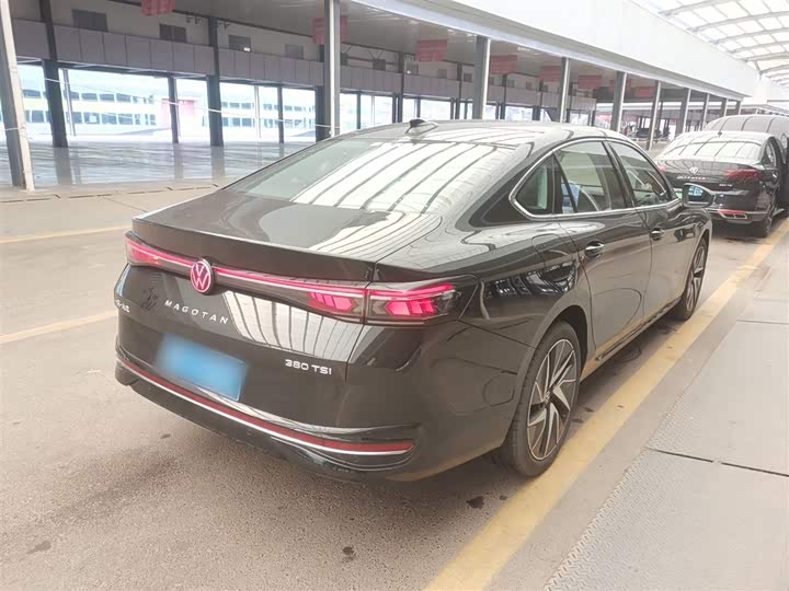 Фото 7 - Volkswagen Magotan